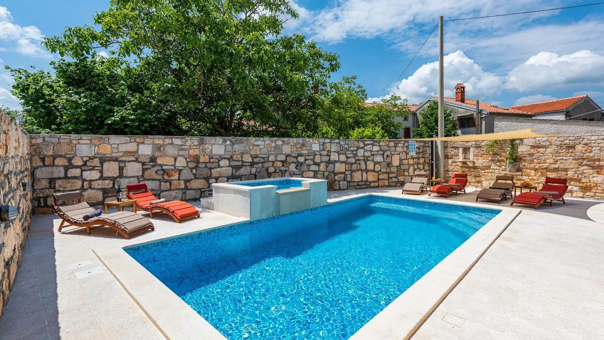 Villa Casa Di Roccia For 8 People In Central Istria - Pet Friendly With Heated Pool & Jacuzzi Marčana