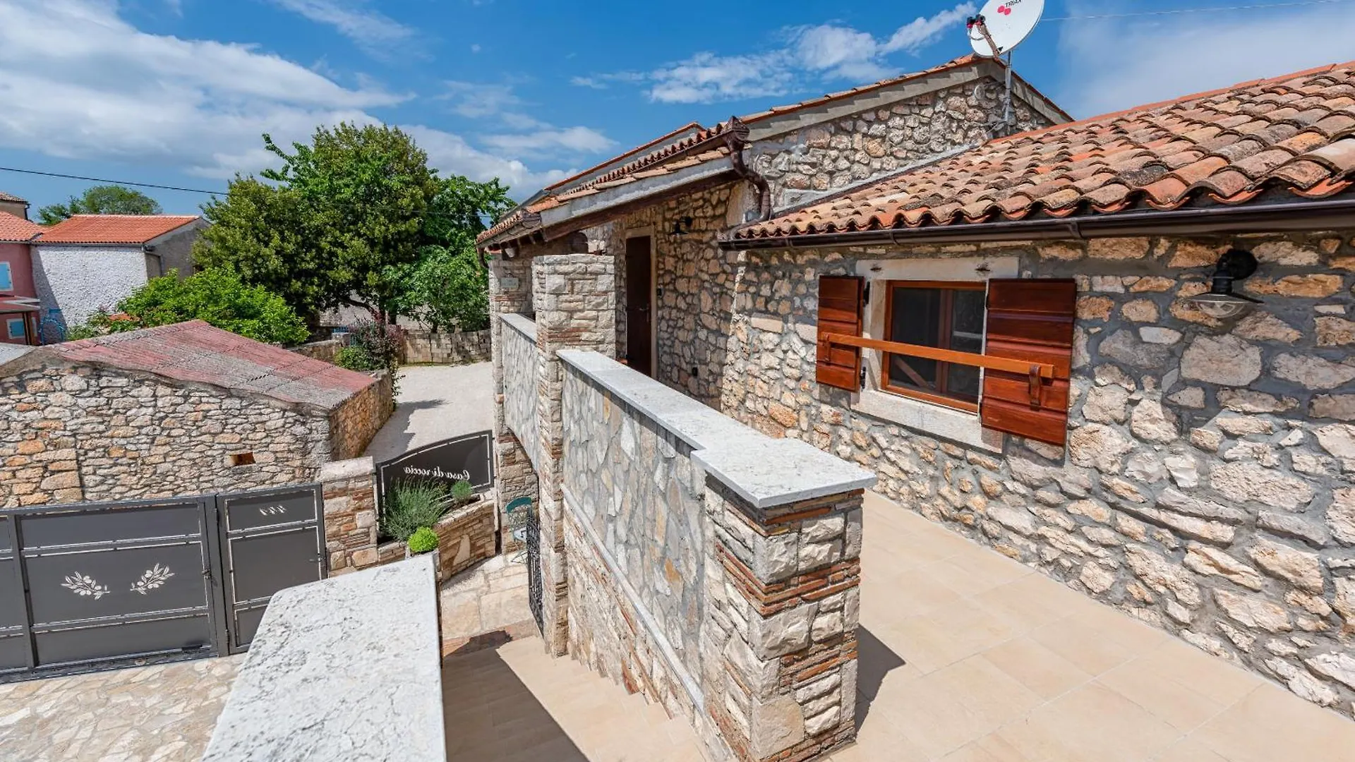 Villa Casa Di Roccia For 8 People In Central Istria - Pet Friendly With Heated Pool & Jacuzzi Marčana 0*,  Kroatien