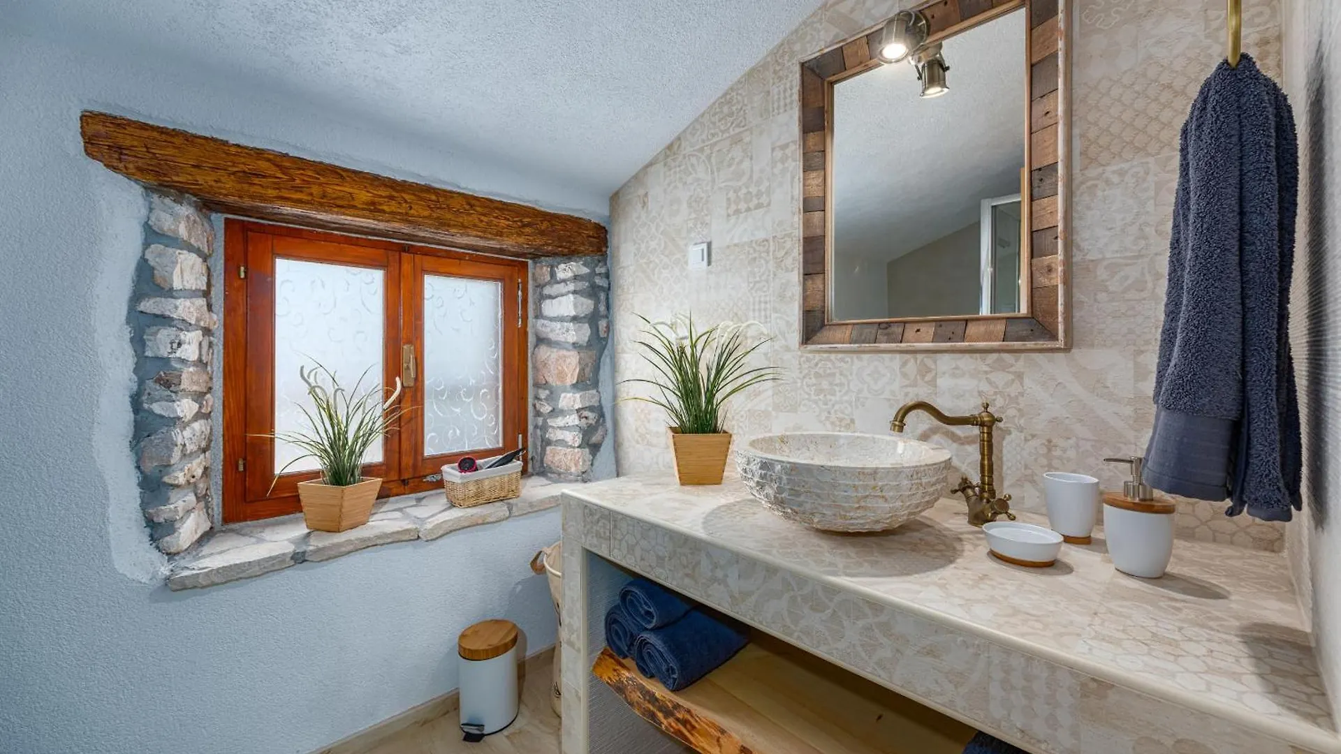 Villa Casa Di Roccia For 8 People In Central Istria - Pet Friendly With Heated Pool & Jacuzzi Marčana