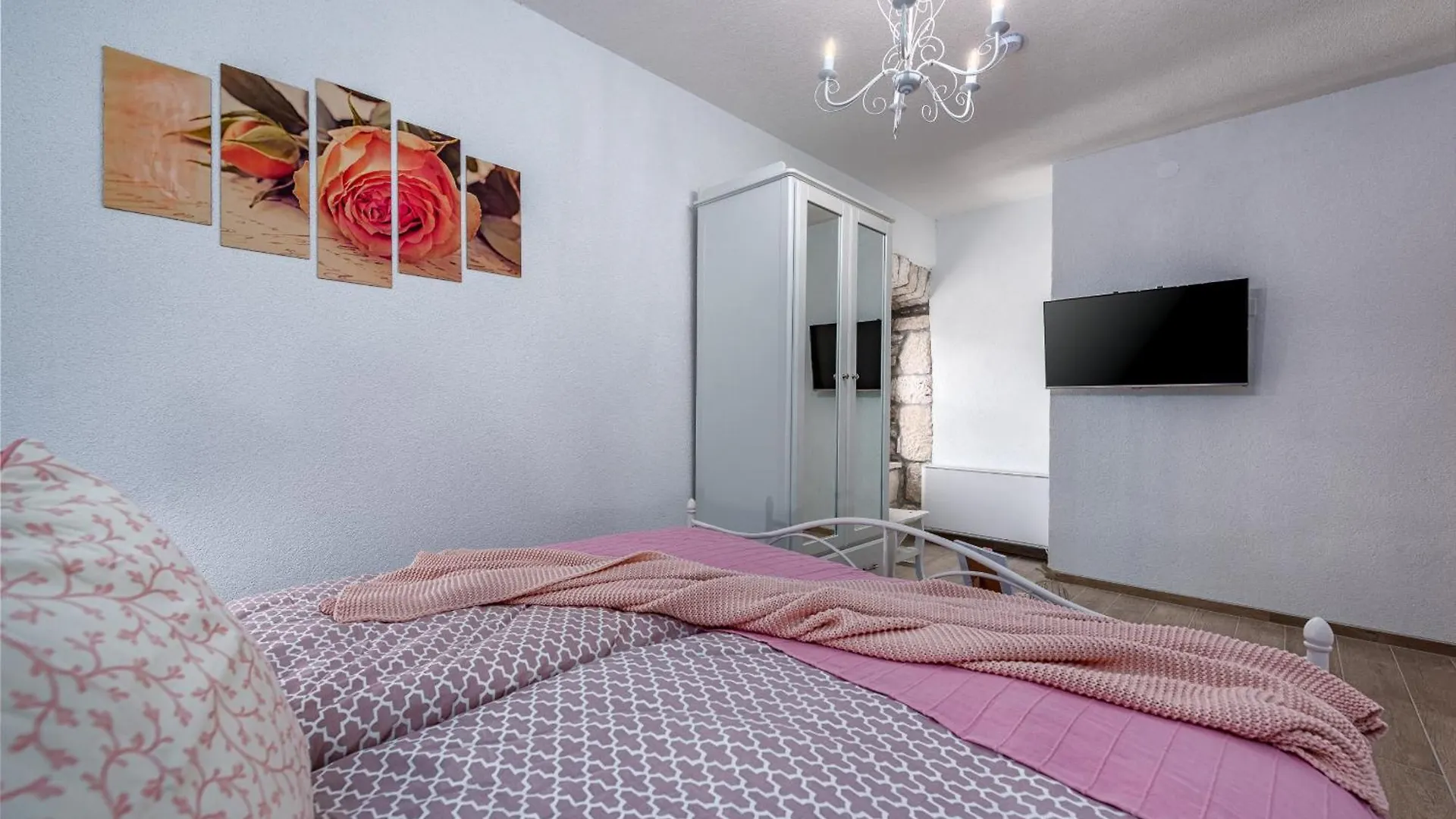 Villa Casa Di Roccia For 8 People In Central Istria - Pet Friendly With Heated Pool & Jacuzzi Marčana